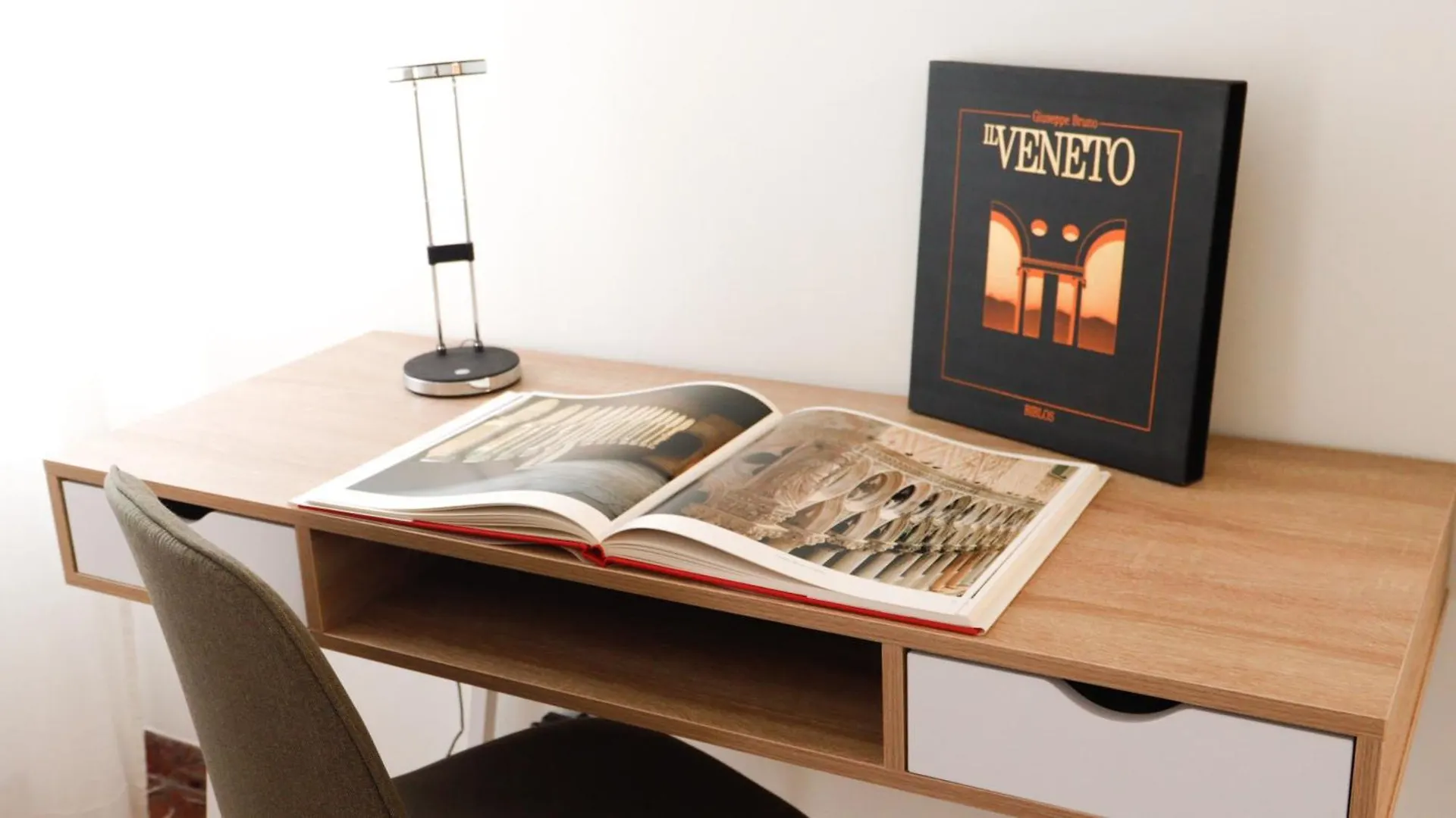 Chez Regina, Feel At Home! 메스트레