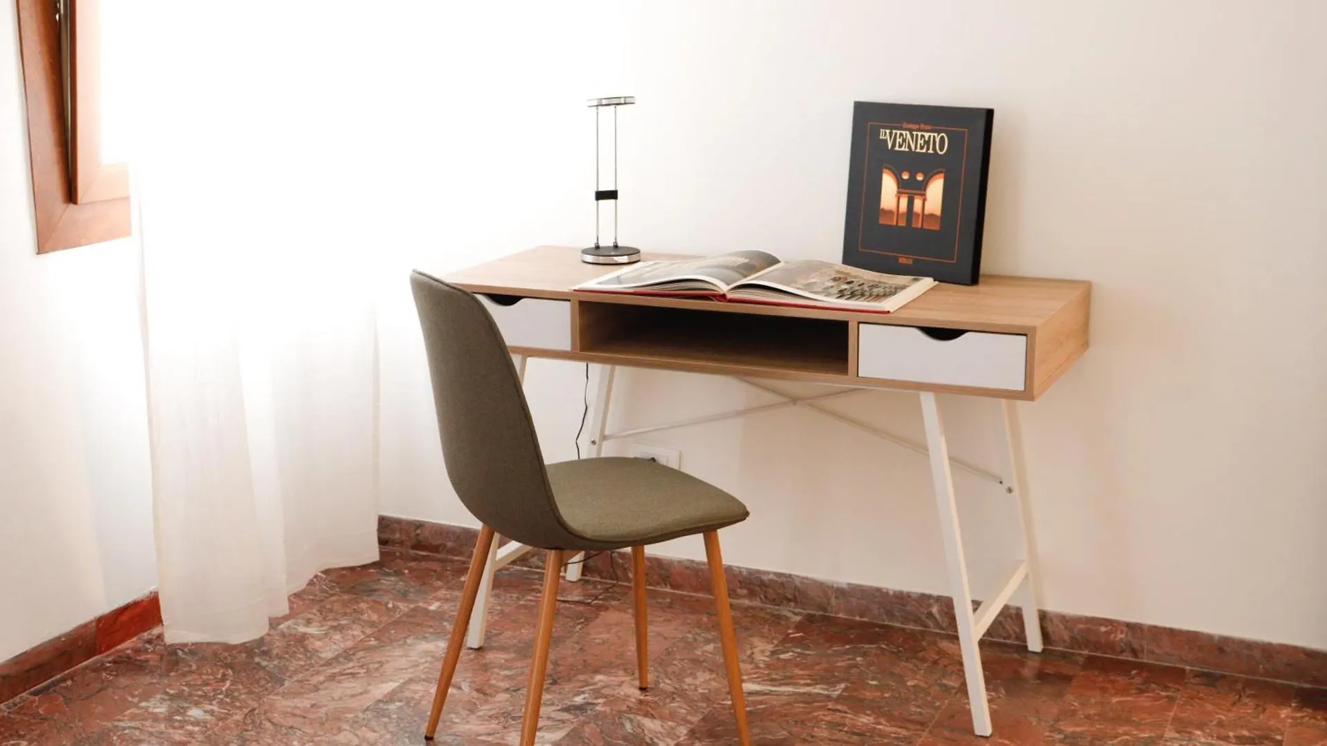 Apartment Chez Regina, Feel At Home! Mestre Italy