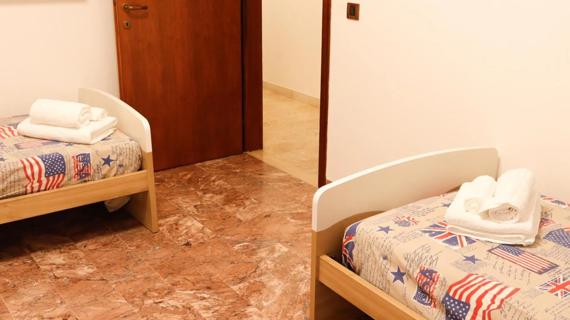 Chez Regina, Feel At Home! Mestre 0*,  Italy